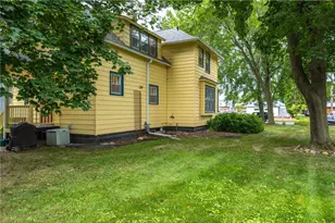 235 W 3rd St, New Richmond, WI 54017 - Photo 17