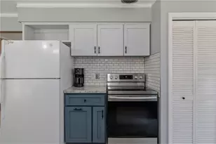 911 16th St, Menomonie, WI 54751 - Photo 9