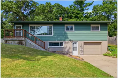 911 16th Street, Menomonie, WI 54751 - Photo 1