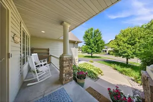 605 Knollwood Dr, Hudson, WI 54016 - Photo 3