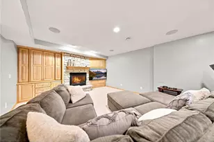 605 Knollwood Dr, Hudson, WI 54016 - Photo 29
