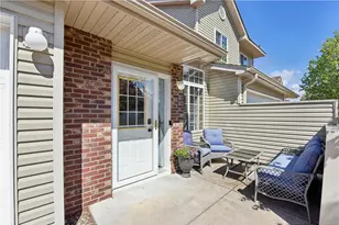 2335 Oakridge Cir, Hudson, WI 54016 - Photo 3