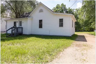 408 18th Avenue, Menomonie, WI 54751 - Photo 3