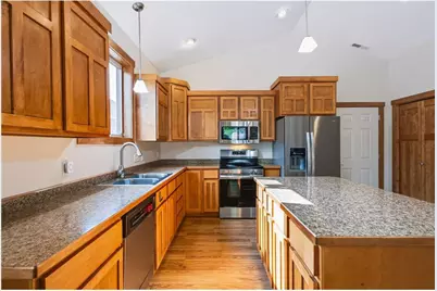 206 W Cemetery Road, River Falls, WI 54022 - Photo 5
