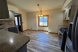 4002 Oak Knoll Dr, Eau Claire, WI 54701 - Photo 7