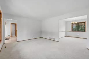 454 Oday St, Maplewood, MN 55119 - Photo 9