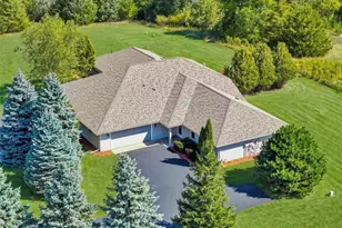 919 Waxon Ln, Hudson Township, WI 54016 - Photo 5