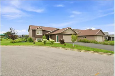 2237 Pioneer Trail, New Richmond, WI 54017 - Photo 5