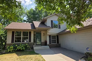 9953 Starlight Dr, Saint Paul, MN 55125 - Photo 3