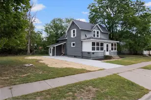 524 S Dakota Ave, New Richmond, WI 54017 - Photo 3