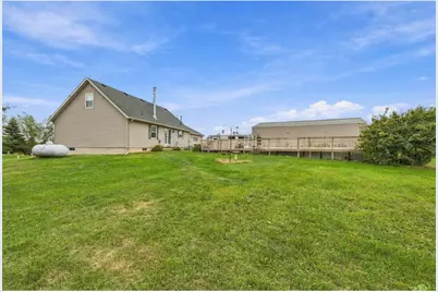 927 40th Street, Clayton, WI 54004 - Photo 3