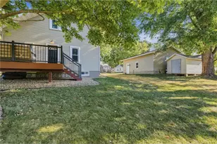 208 W Maple St, Roberts, WI 54023 - Photo 5
