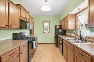 208 W Maple St, Roberts, WI 54023 - Photo 11