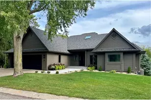 550 Pine Ridge Ct, New Richmond, WI 54017 - Photo 3