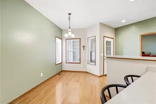 776 Meredith Cir, River Falls, WI 54022 - Photo 5