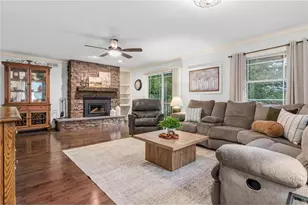 653 Deerwood Dr, Hudson, WI 54016 - Photo 7