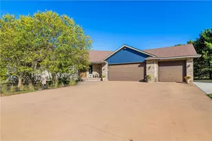 408 Johnson Dr, Hudson, WI 54016 - Photo 3