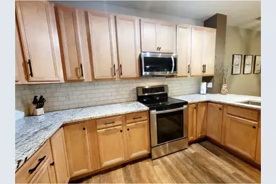1240 County Road D #3, Maplewood, MN 55109 - Photo 9