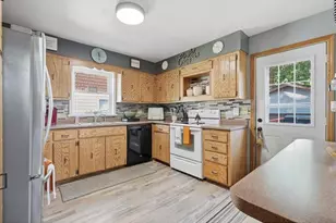 1110 Florence St, Baldwin, WI 54002 - Photo 7