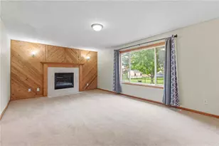 400 Durango Dr, Roberts, WI 54023 - Photo 7