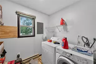 302 W Maple St, Roberts, WI 54023 - Photo 25