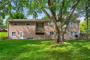 406 N Division St, Roberts, WI 54023 - Photo 21