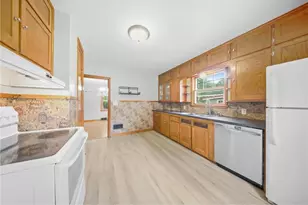 1014 5th Ave, Menomonie, WI 54751 - Photo 7