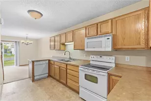 3534 Sterling Heights Dr, River Falls, WI 54022 - Photo 9