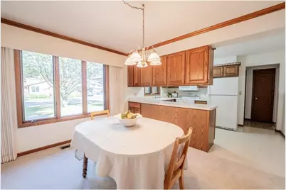 3379 Southgate Court #B, Eau Claire, WI 54701 - Photo 9