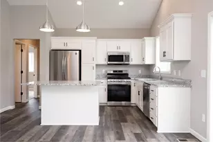 115 England St, Somerset, WI 54025 - Photo 5