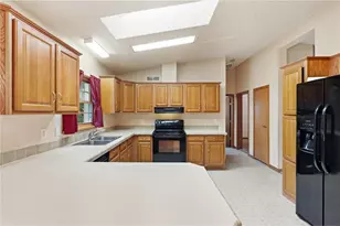1027 Prairie Cir, Menomonie, WI 54751 - Photo 7
