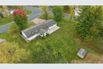 1027 Prairie Circle, Menomonie, WI 54751 - Photo 5