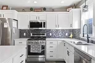 3501 Cambridge Pl, River Falls, WI 54022 - Photo 9
