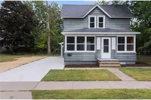524 Dakota S Ave, New Richmond, WI 54017 - Photo 3