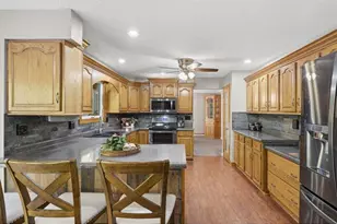 317 Sherwood Forest, Kinnickinnic Township, WI 54022 - Photo 5