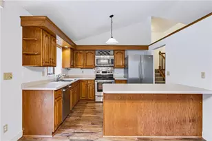 911 Grandview Dr, Hudson, WI 54016 - Photo 7