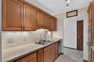 2690 Oxford Street, Roseville, MN 55113 - Photo 13