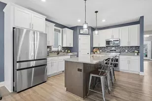 3129 Glasgow St, River Falls, WI 54022 - Photo 9