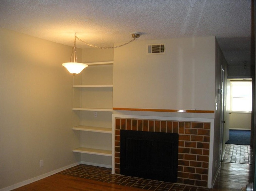 2110 Rio Grande St, Austin TX  78705-5576 exterior