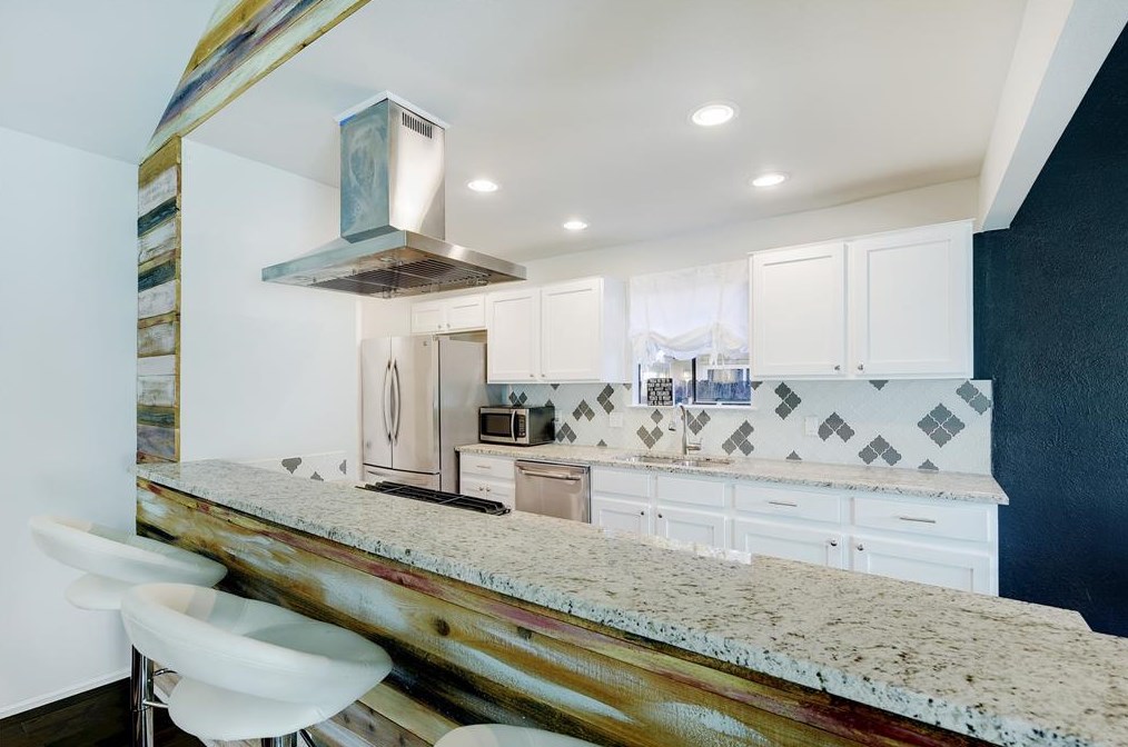 11109 Sage Hollow Dr, Austin TX  78758-4236 exterior