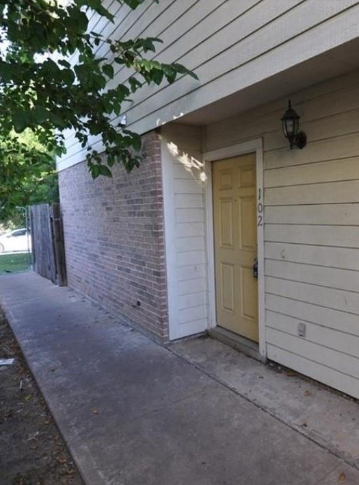 8221 Sam Rayburn Dr, Austin TX  78753-6059 exterior