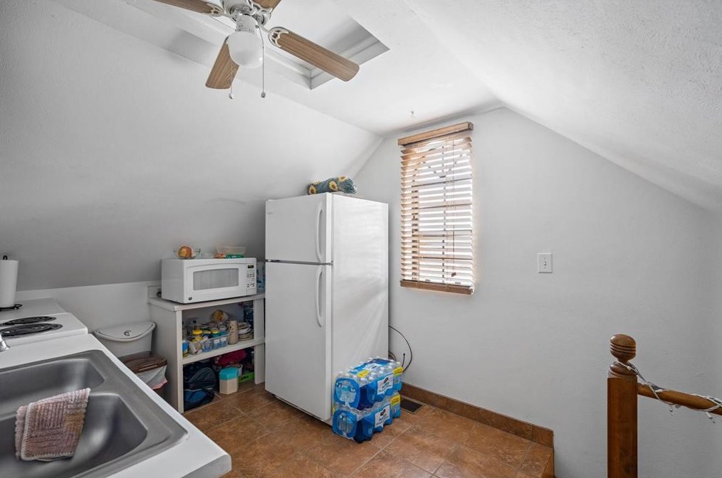 2195 Old Stagecoach Rd, Uhland TX  78640-5671 exterior