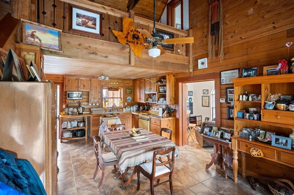 2195 Old Stagecoach Rd, Uhland TX  78640-5671 exterior