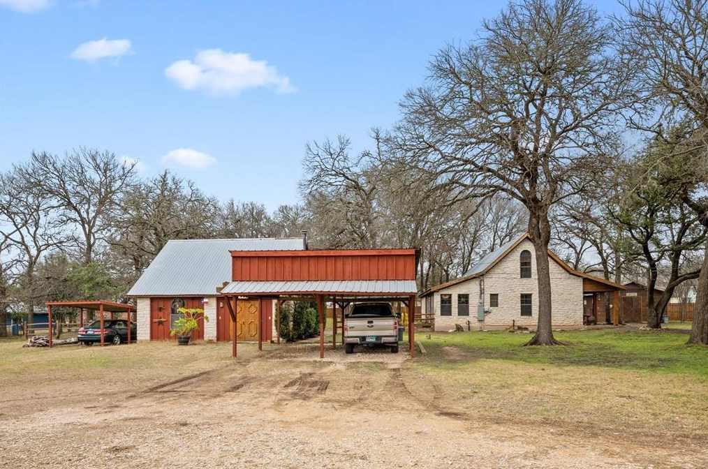 2195 Old Stagecoach Rd, Uhland TX  78640-5671 exterior