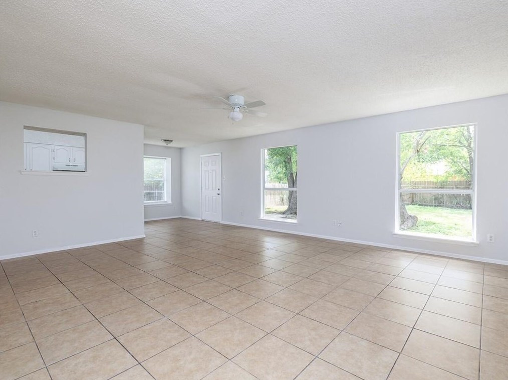 2425 Stassney Ln, Austin TX  78744-3634 exterior