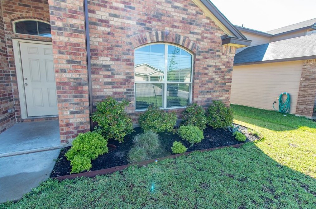 239 Druse Ln, Jarrell TX  76537-1723 exterior