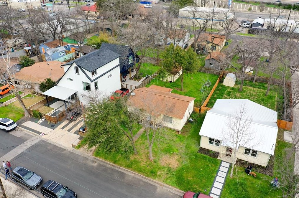 502 Normandy St, Austin TX 78745-1135 exterior