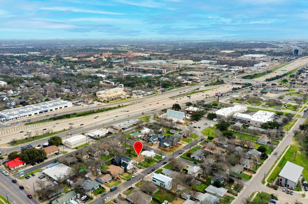 502 Normandy St, Austin TX 78745-1135 exterior