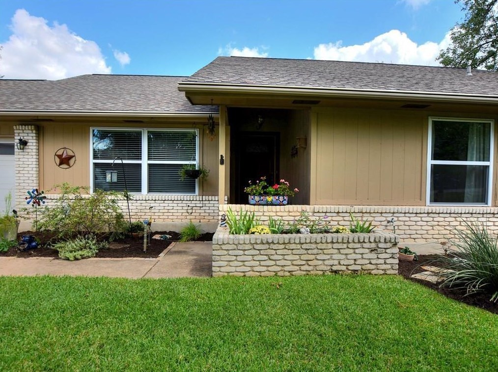 13011 Sherbourne St, Austin TX  78729-3631 exterior