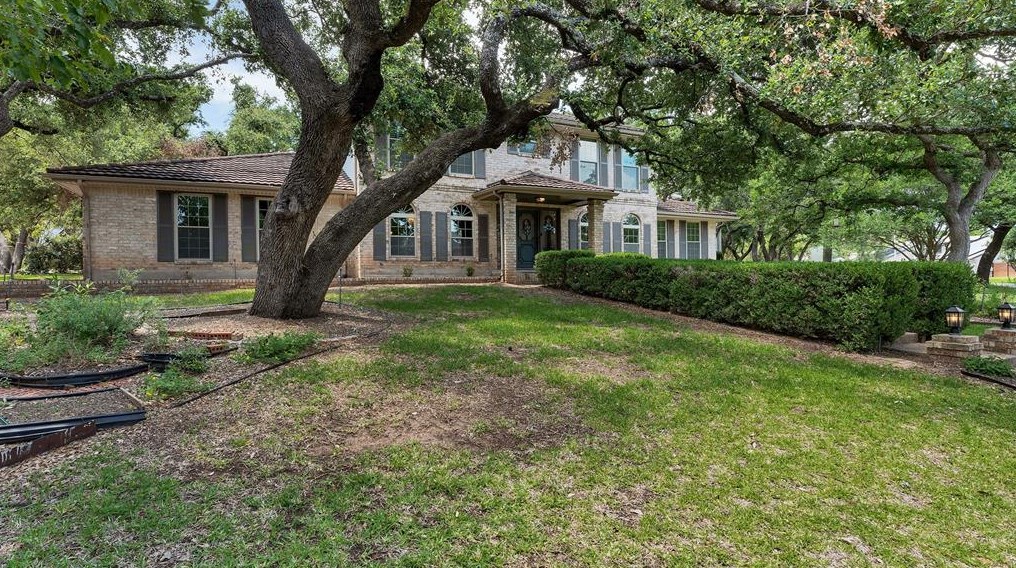 7507 Stonecliff Dr, Austin TX  78731-1517 exterior